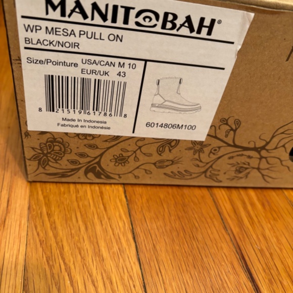 NWT Manitobah Waterproof Lined Boot - Picture 6 of 7